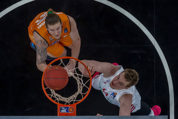 韦斯特与威 韦斯特与威